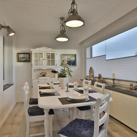 Nyaraló Nautic Lounge 45 *